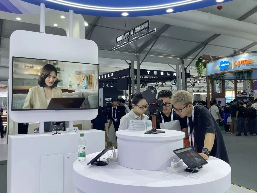 https://vr-public.realsee-cdn.cn/release/pagepress/mmdecfNE/uploads/380b9a4b-44a7-4ed3-b927-a3b56daa7973.jpg